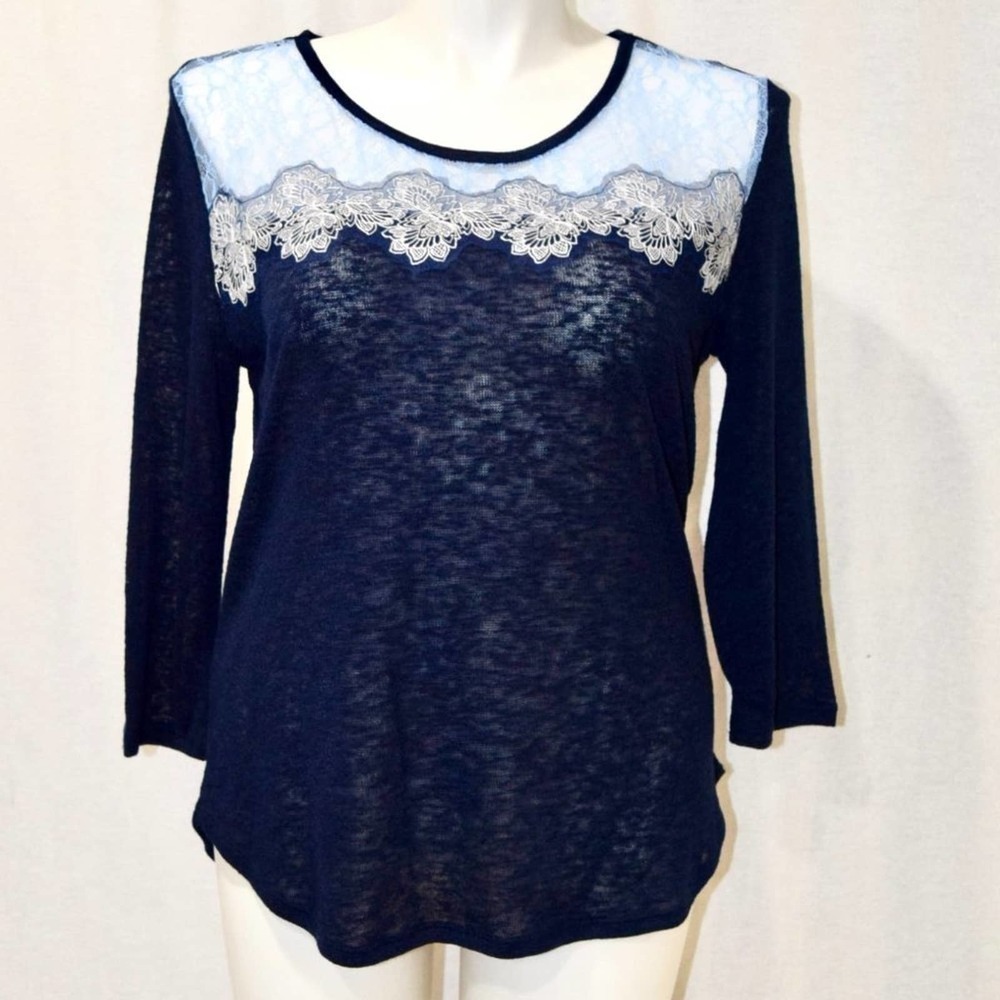 Like new Long Sleeve Navy and blue SOHO  knit top